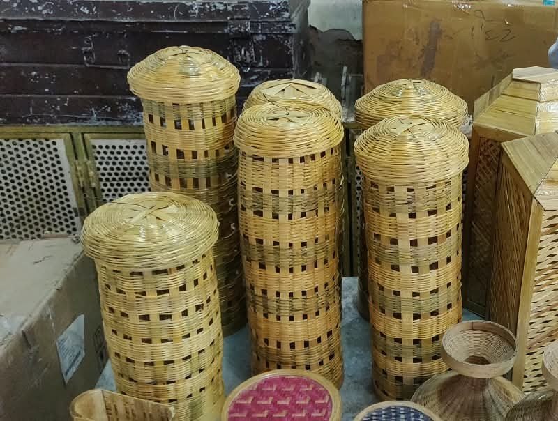 Woven bamboo baskets and boxes with lids, Bastar bamboo craft, Chhattisgarh